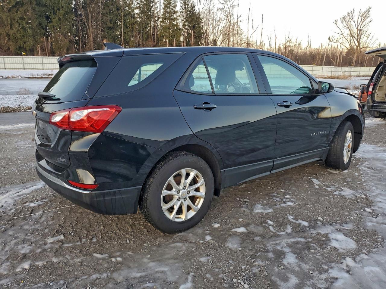 2018 CHEVROLET EQUINOX LS photo 3