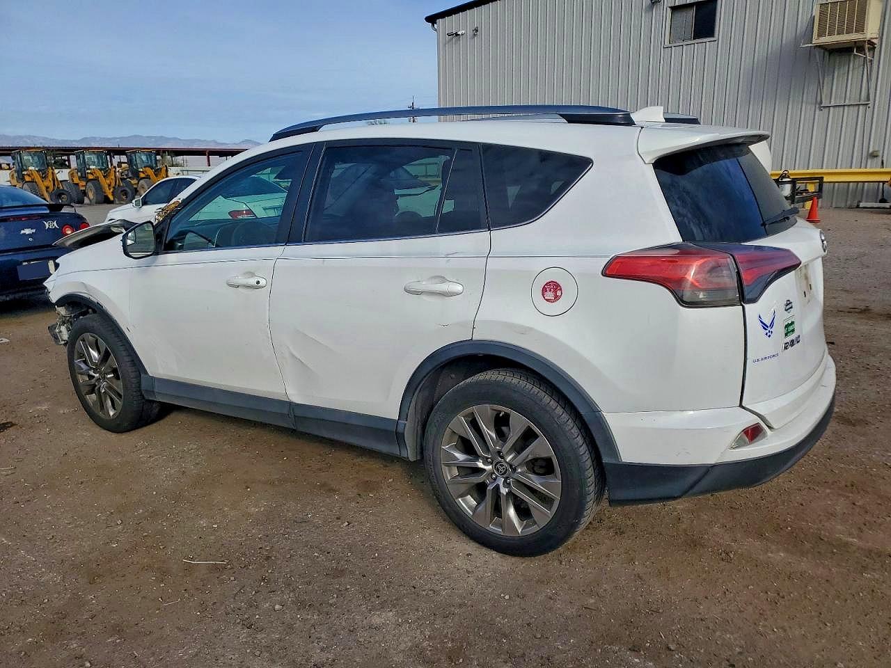 2017 TOYOTA RAV4 LE photo 2