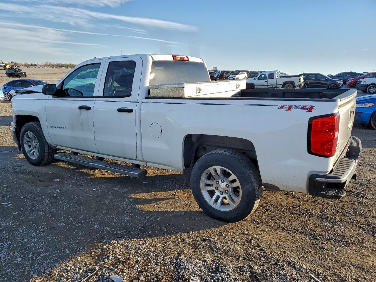 2014 CHEVROLET SILVERADO K1500 LT photo 2