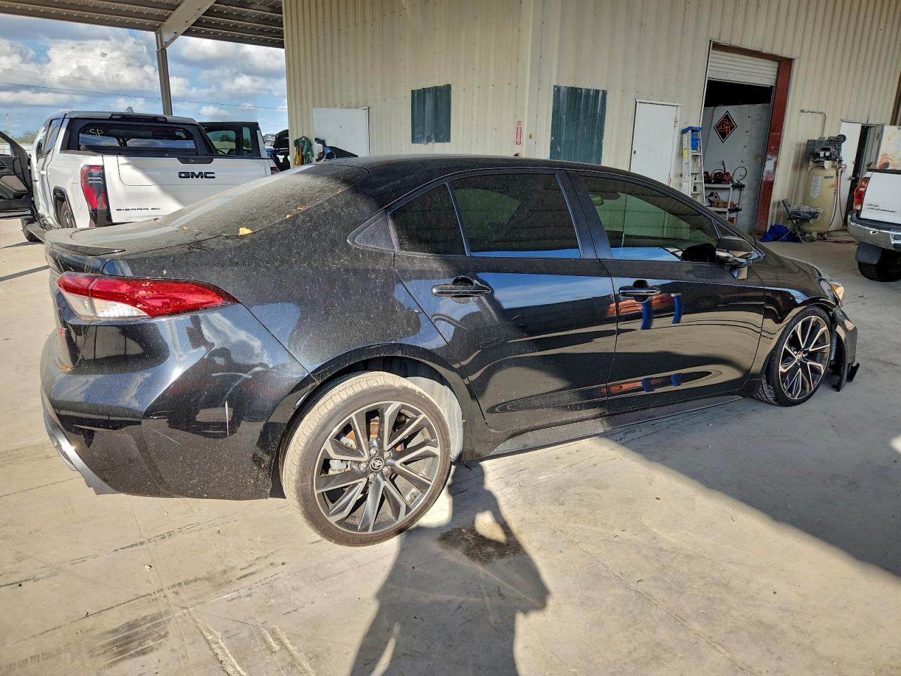 2021 TOYOTA COROLLA SE photo 3
