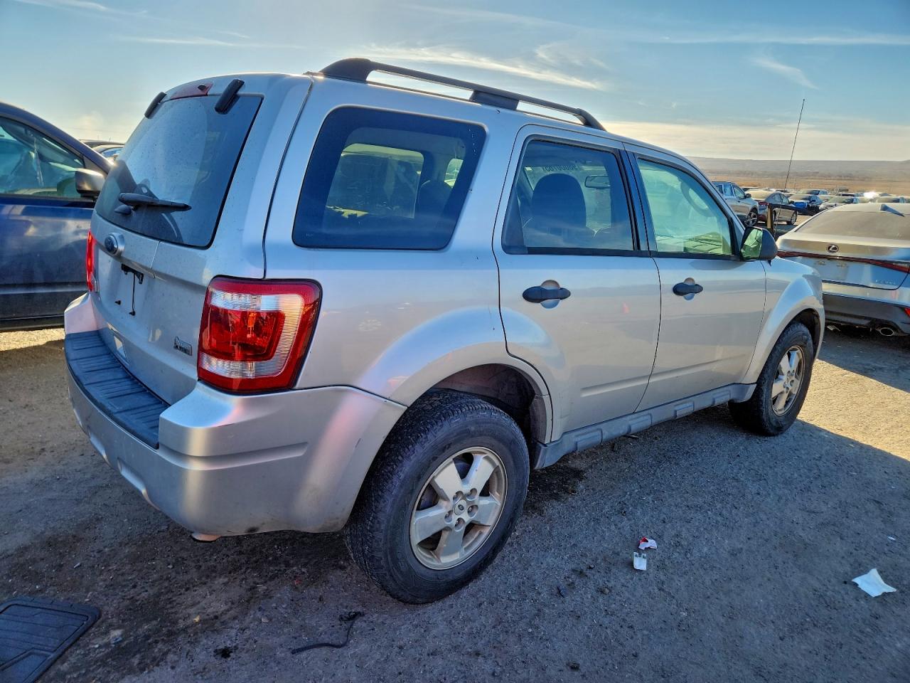 2011 FORD ESCAPE XLT photo 5