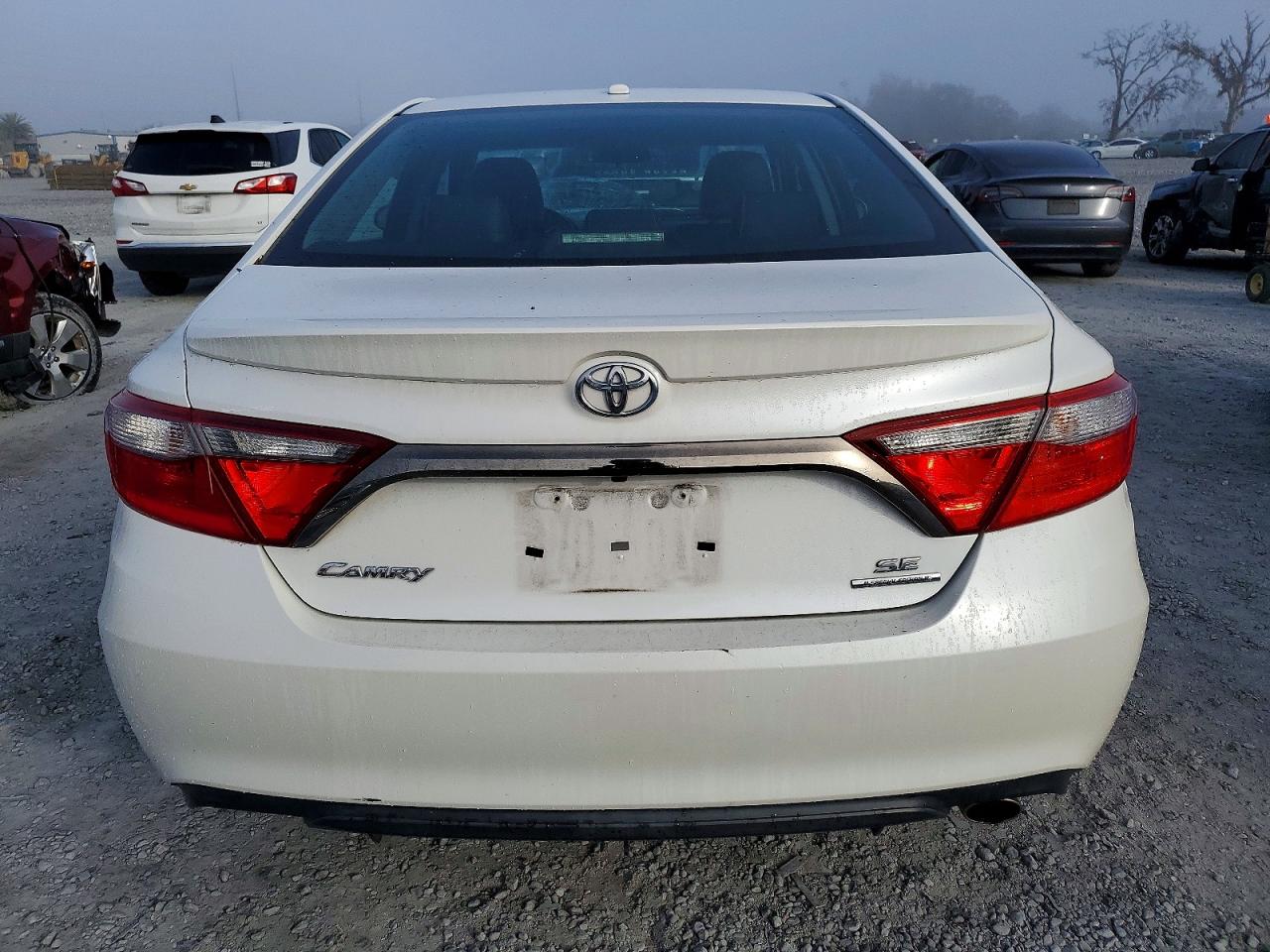 2016 TOYOTA CAMRY LE photo 6
