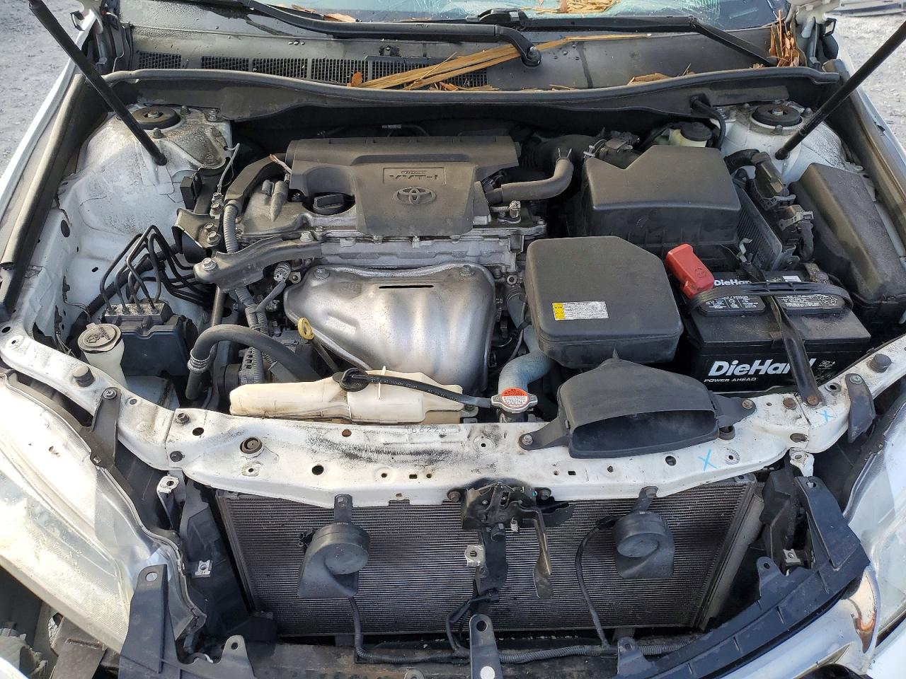 2016 TOYOTA CAMRY LE photo 11