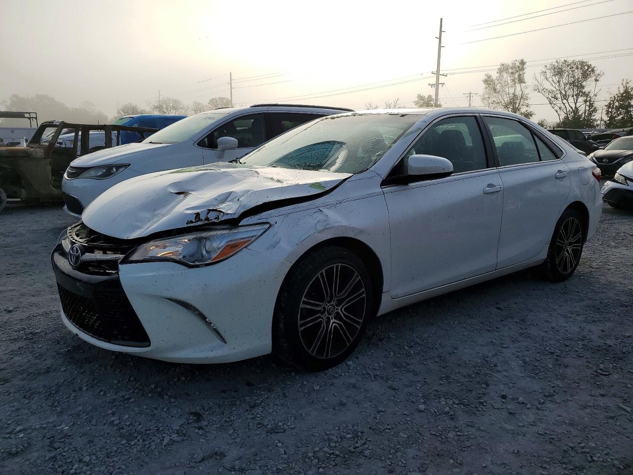 2016 TOYOTA CAMRY