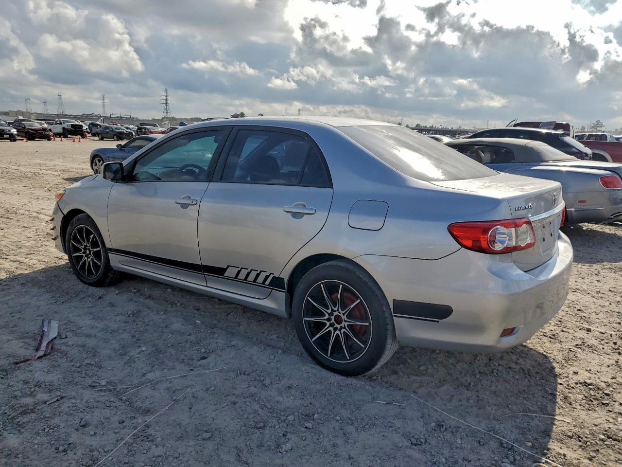 2011 TOYOTA COROLLA BASE photo 2