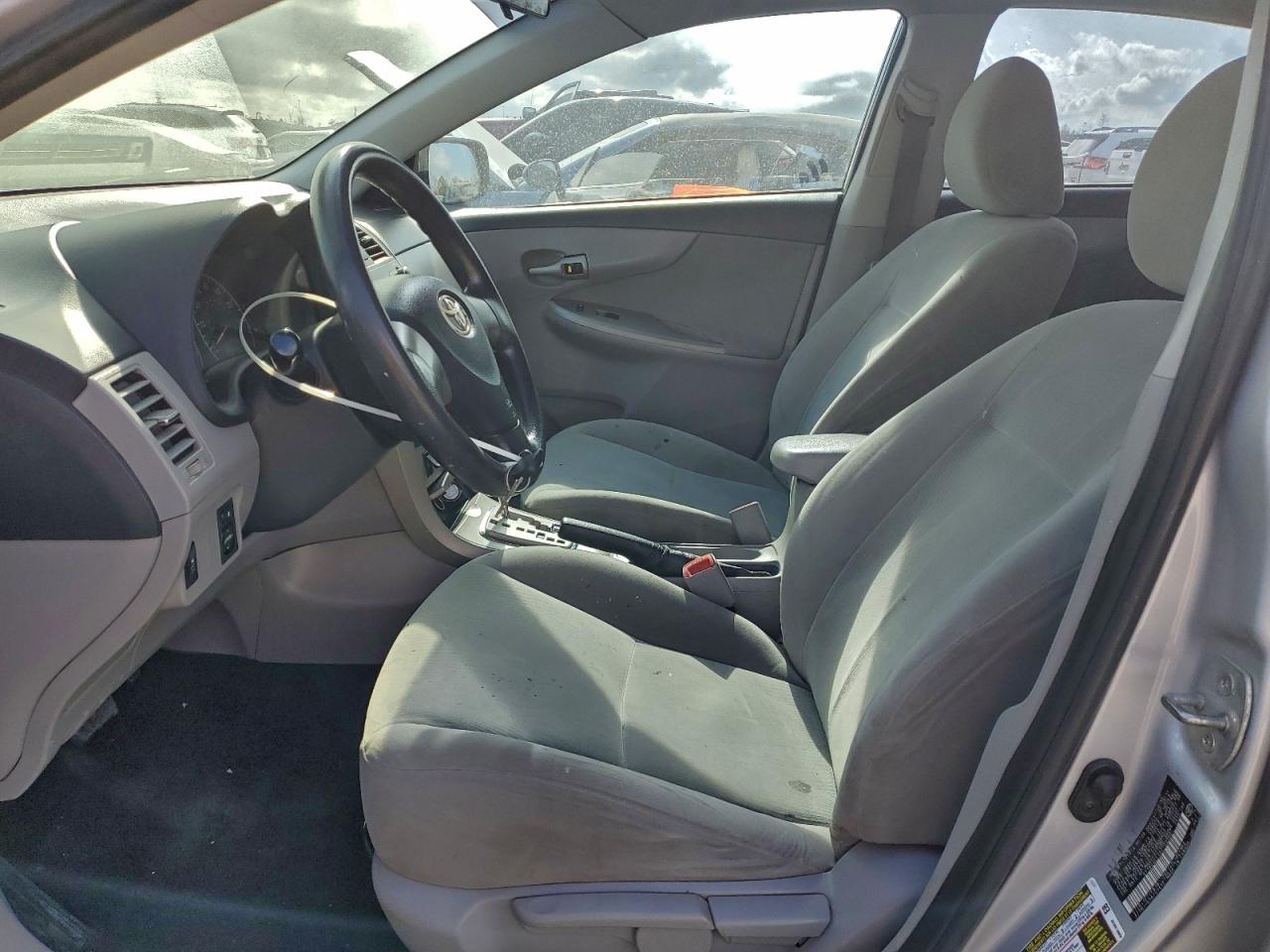 2011 TOYOTA COROLLA BASE photo 7