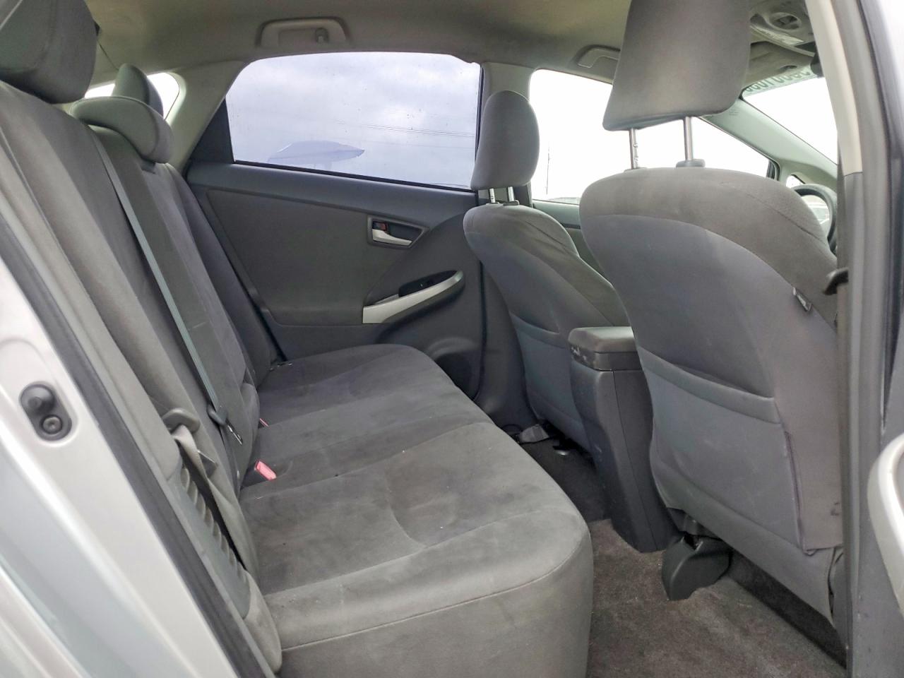 2010 TOYOTA PRIUS photo 10