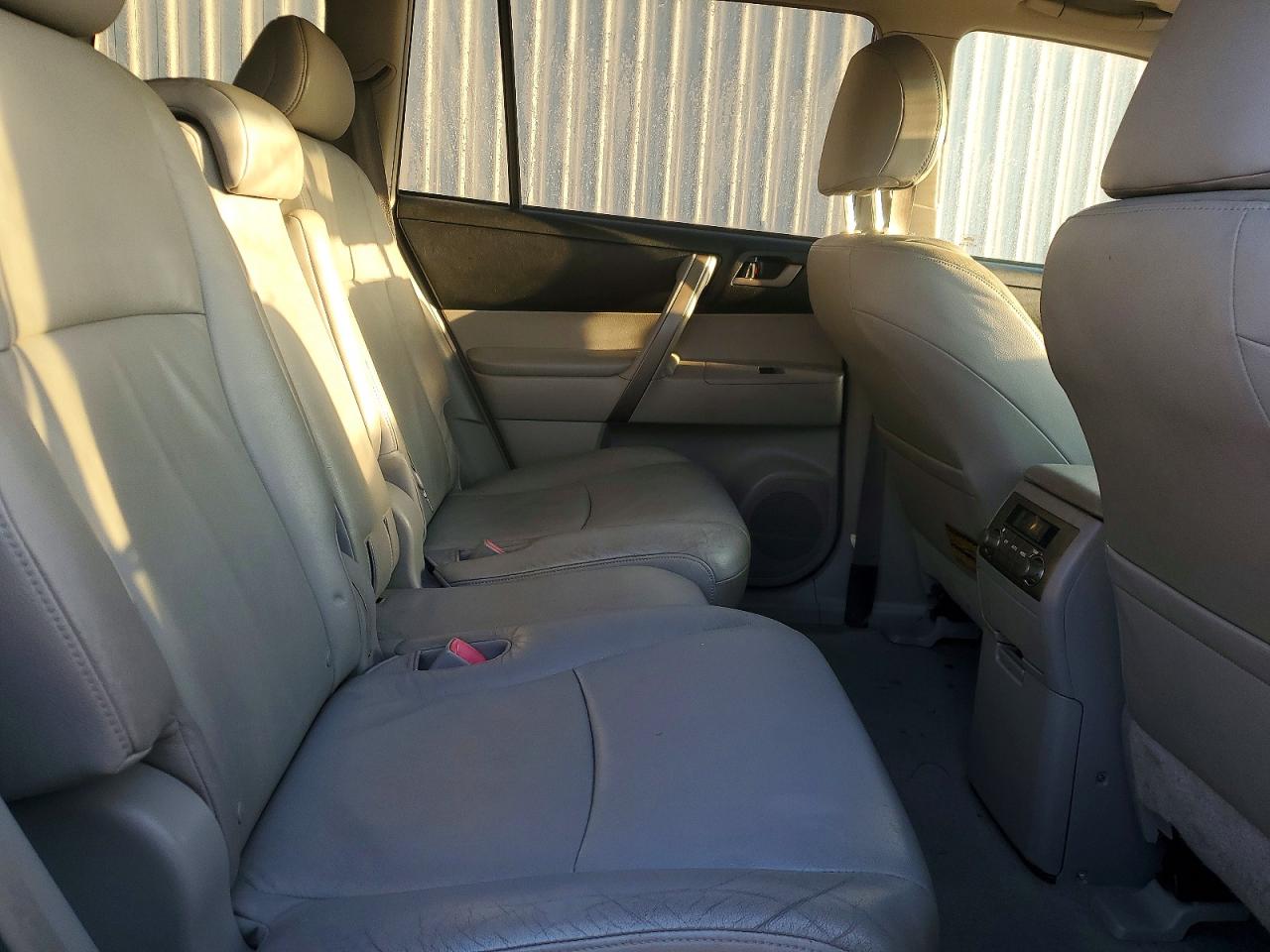 2008 TOYOTA HIGHLANDER SPORT photo 10