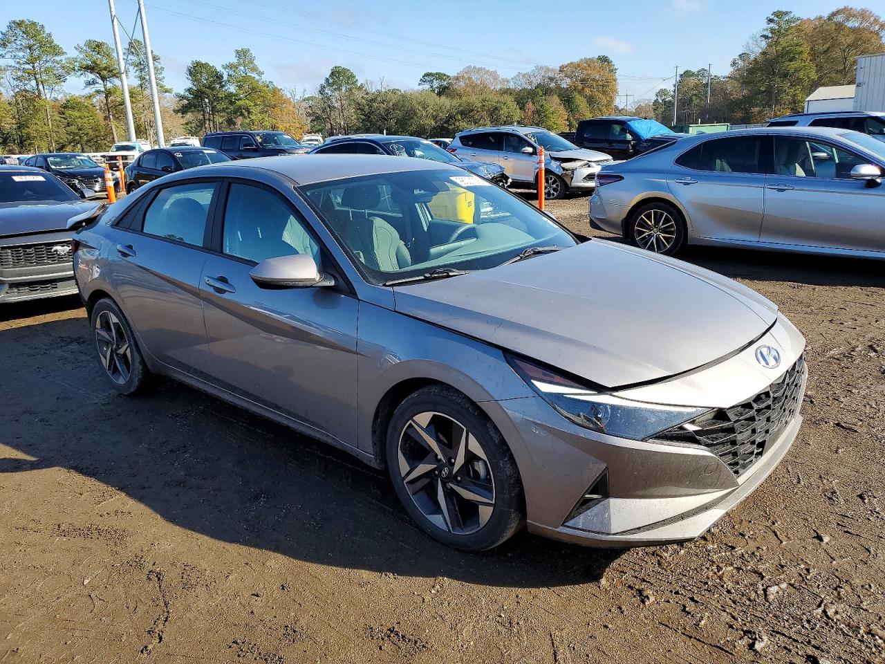 2023 HYUNDAI ELANTRA SEL photo 4