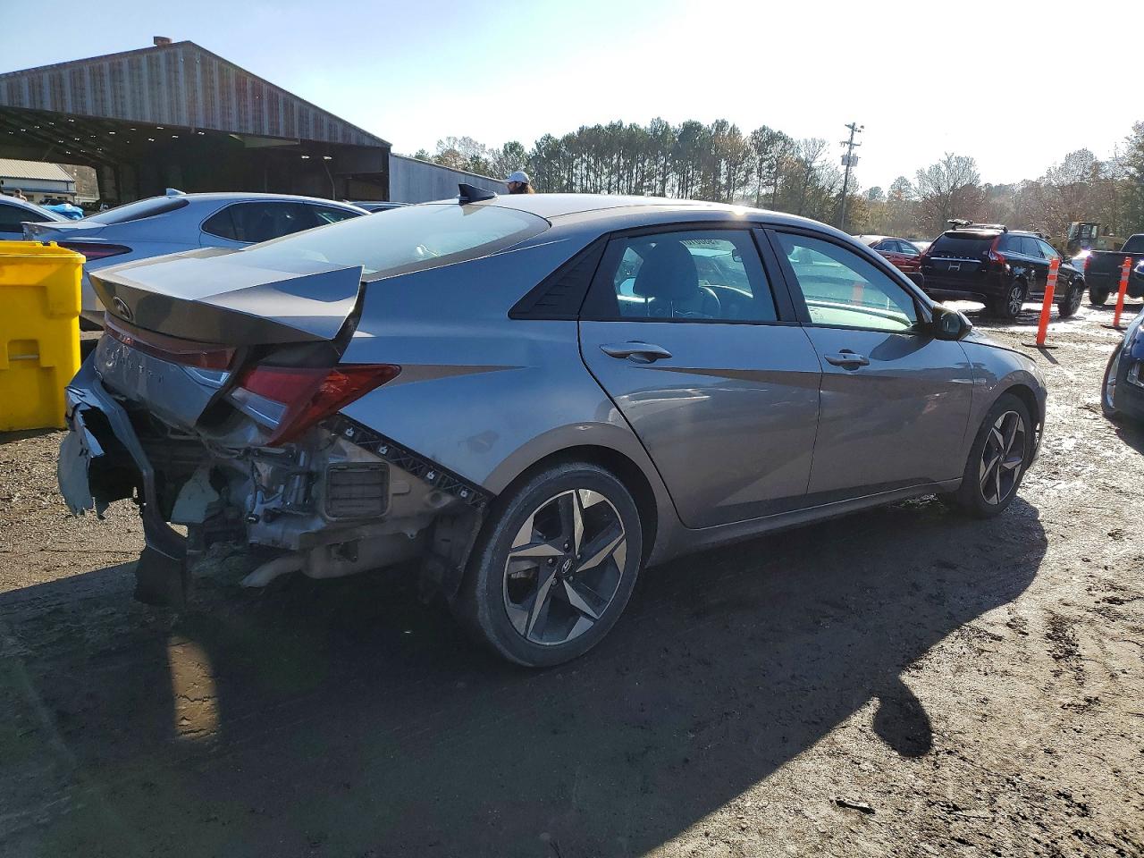 2023 HYUNDAI ELANTRA SEL photo 3