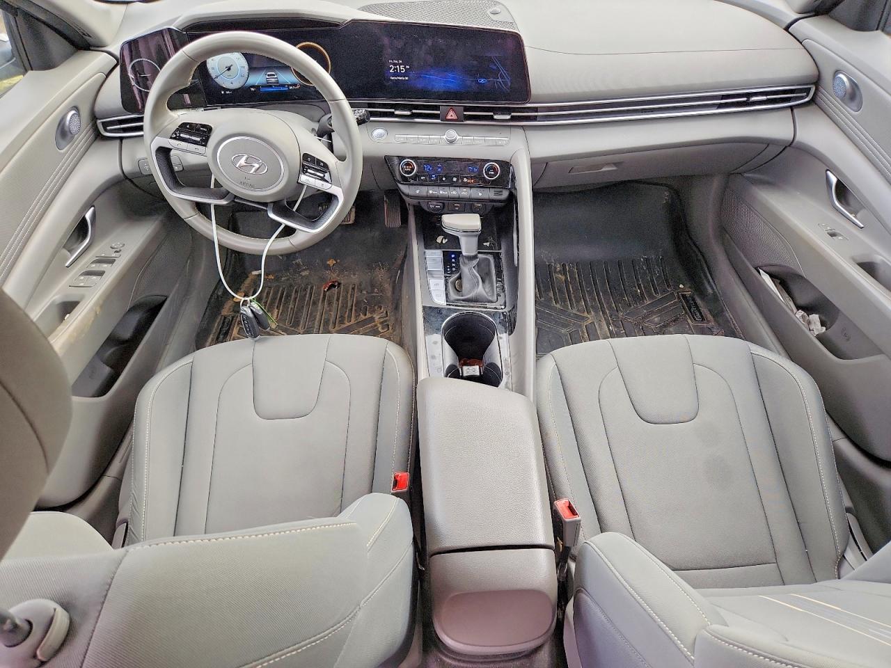 2023 HYUNDAI ELANTRA SEL photo 8