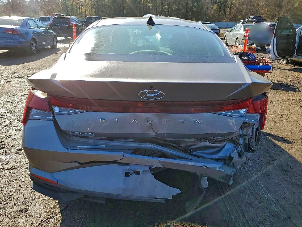 2023 HYUNDAI ELANTRA SEL photo 6
