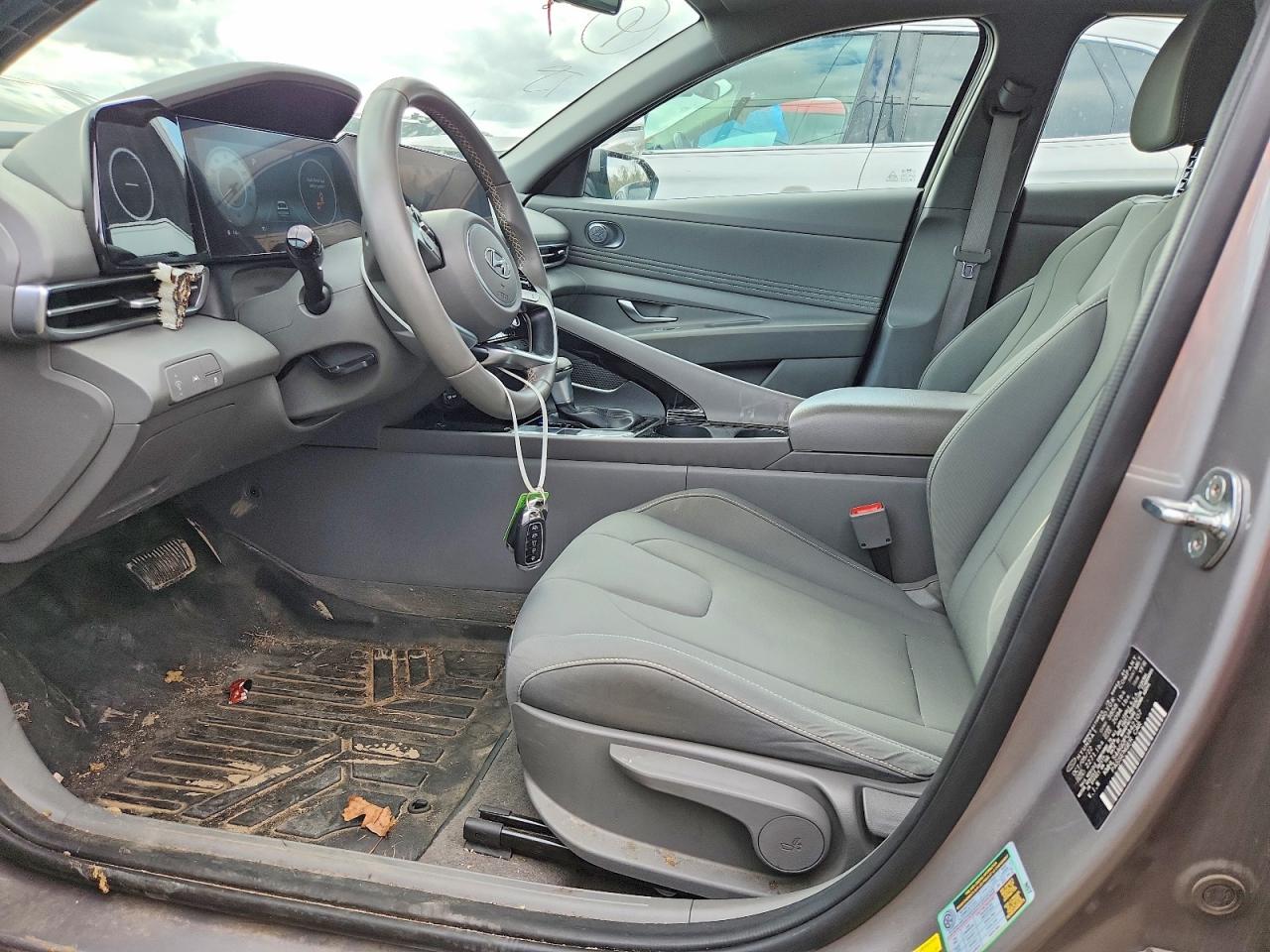 2023 HYUNDAI ELANTRA SEL photo 7