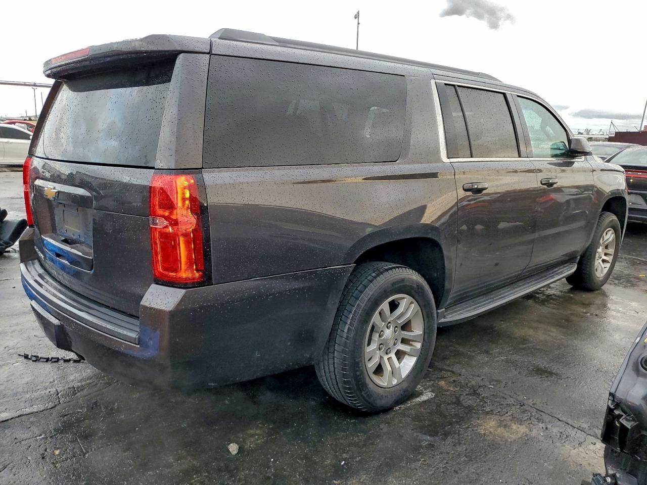 2018 CHEVROLET SUBURBAN C1500 LT photo 5