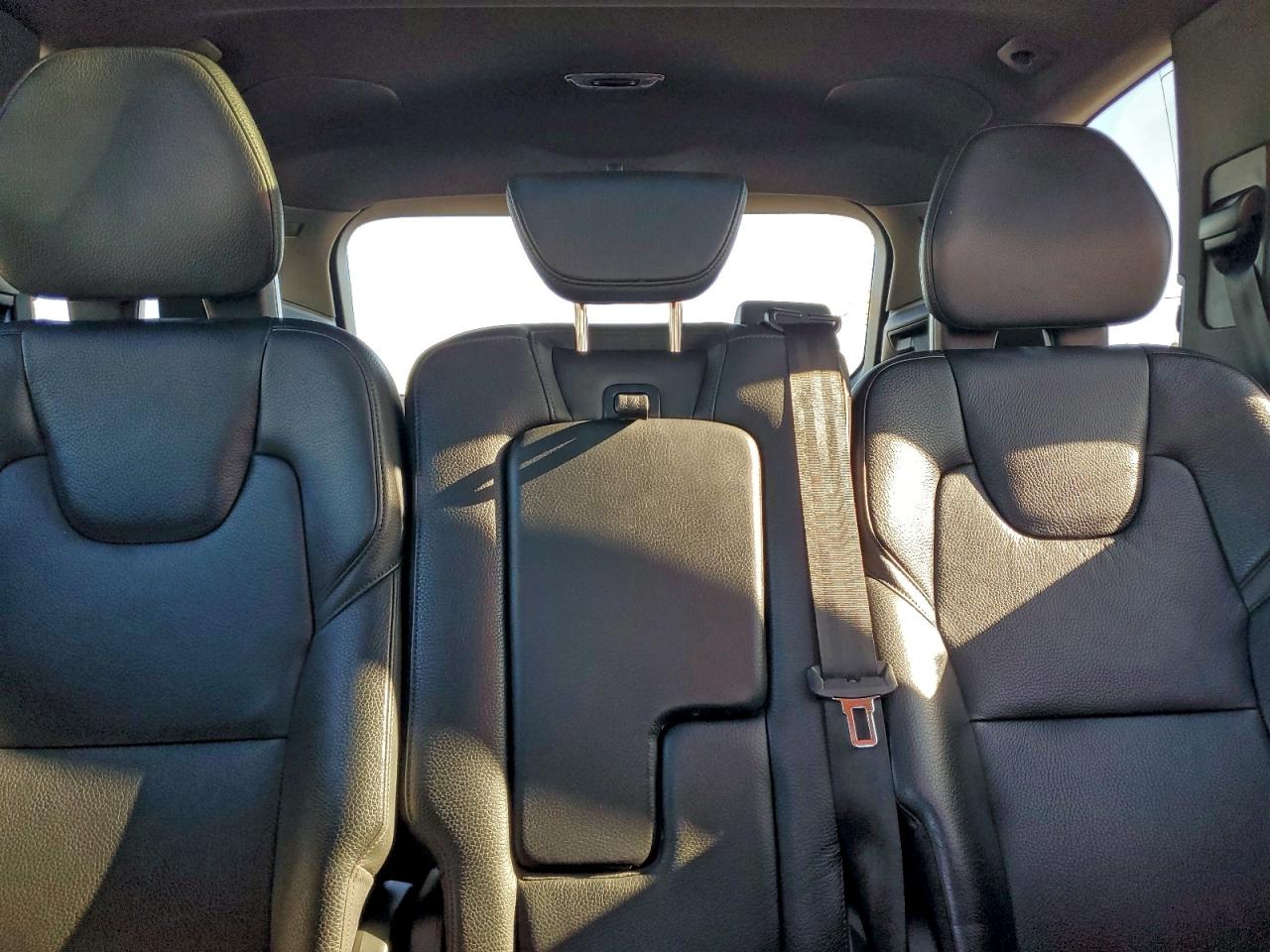 2016 VOLVO XC90 T6 photo 10