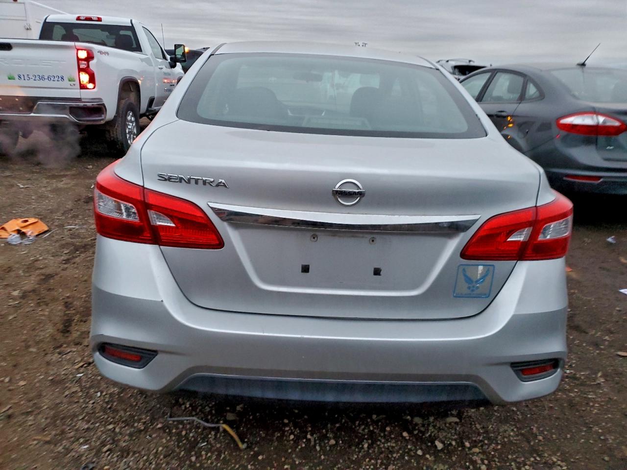 2016 NISSAN SENTRA S photo 6