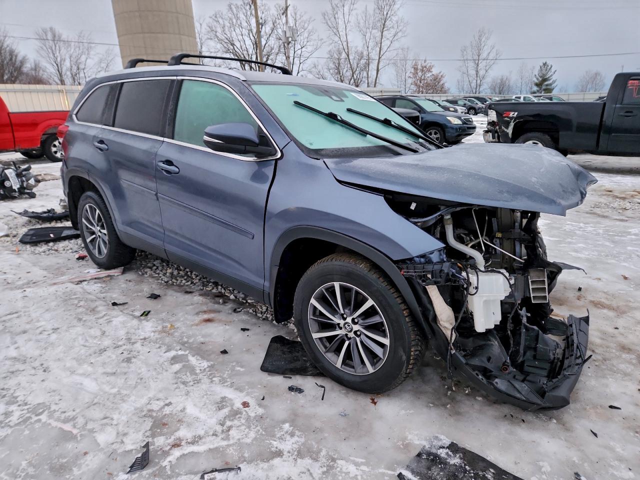 2019 TOYOTA HIGHLANDER SE photo 7