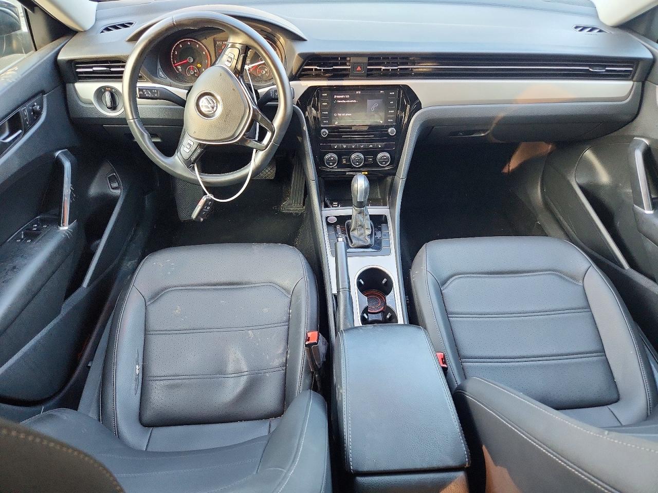 2021 VOLKSWAGEN PASSAT SE photo 8