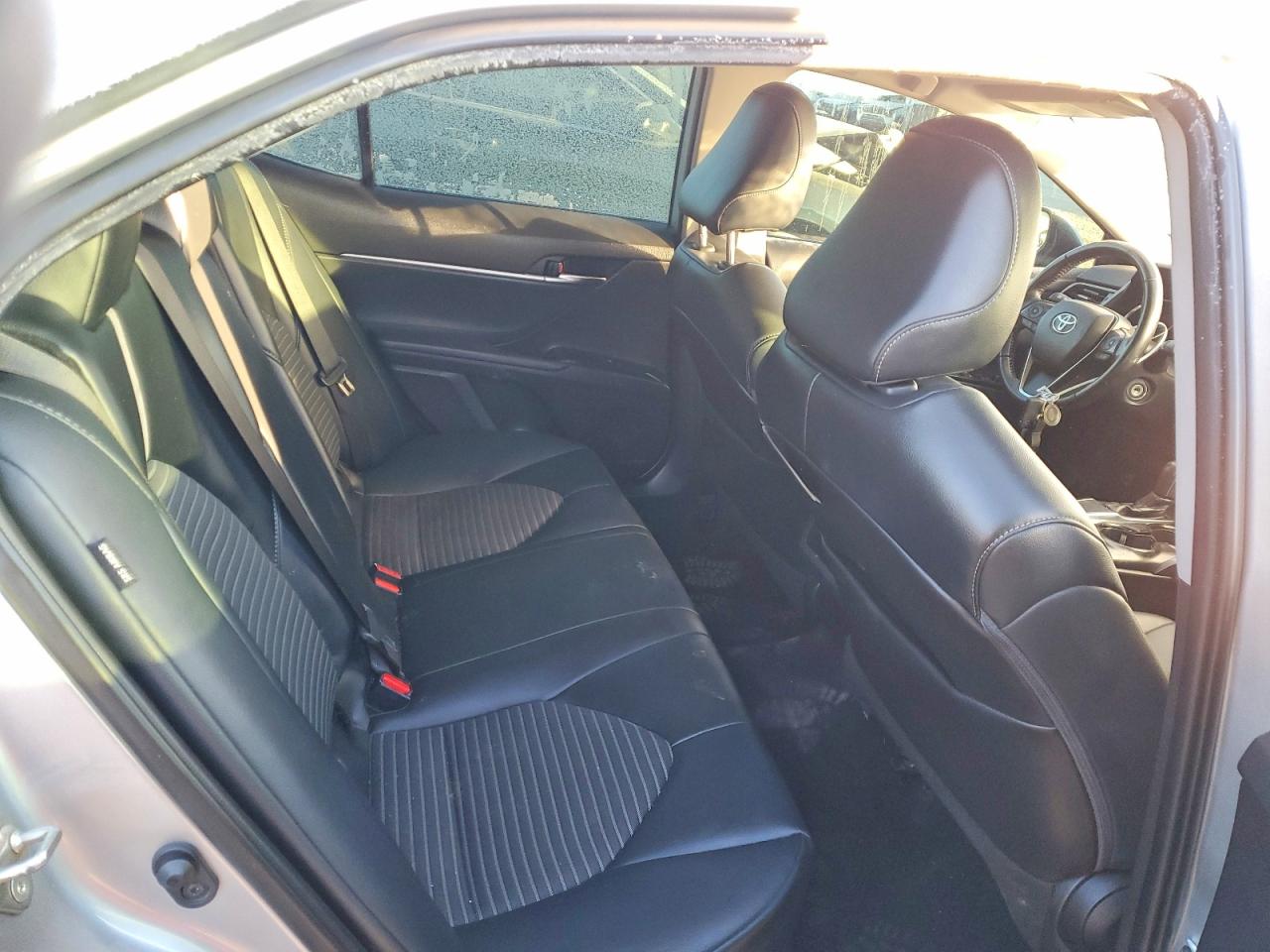 2020 TOYOTA CAMRY SE photo 10