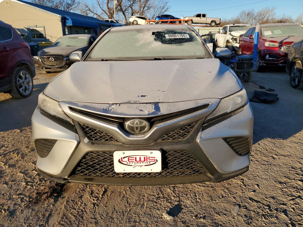 2020 TOYOTA CAMRY SE photo 5