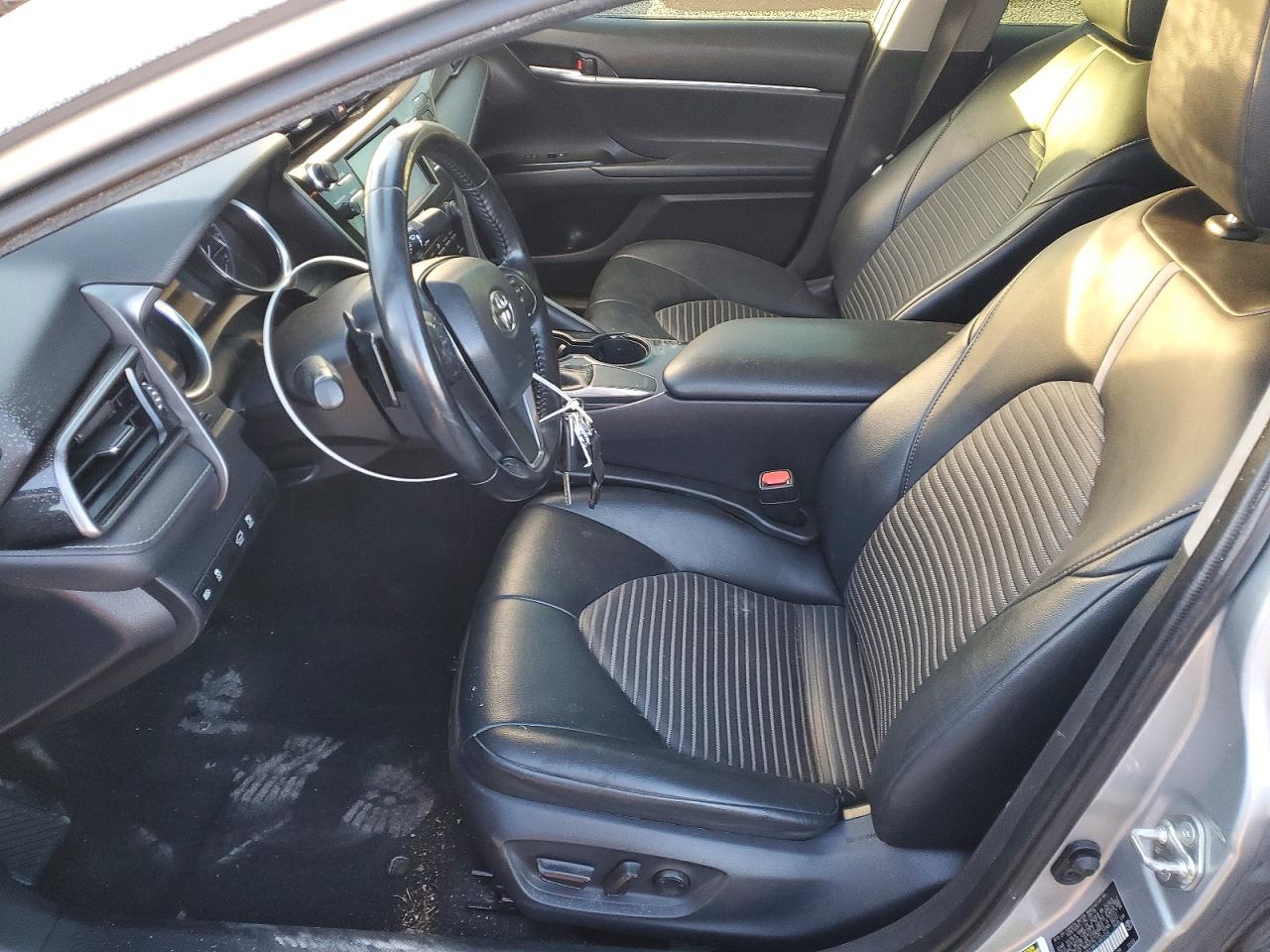 2020 TOYOTA CAMRY SE photo 7