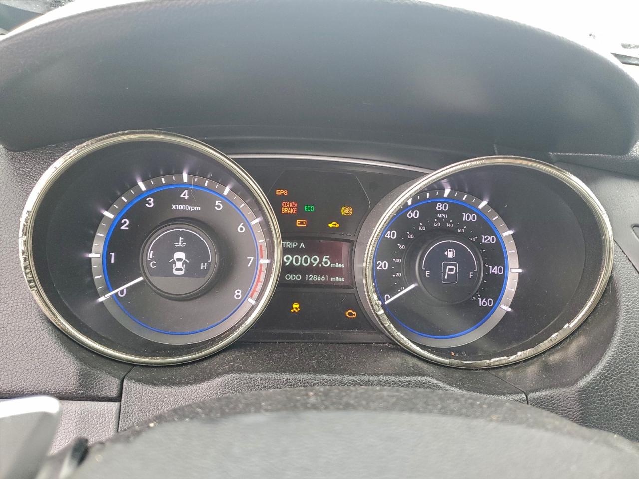 2012 HYUNDAI SONATA SE photo 9