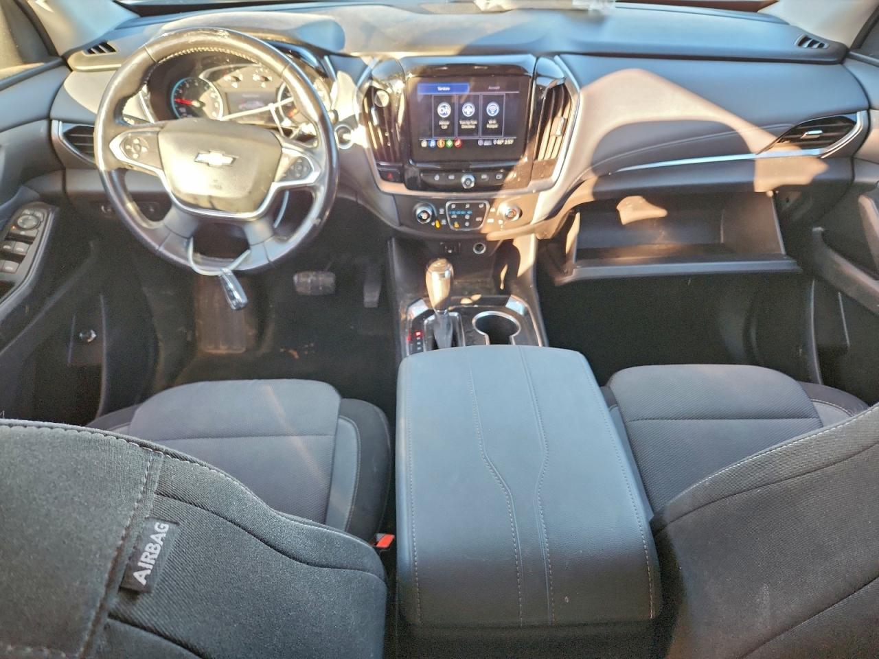 2020 CHEVROLET TRAVERSE LT photo 8