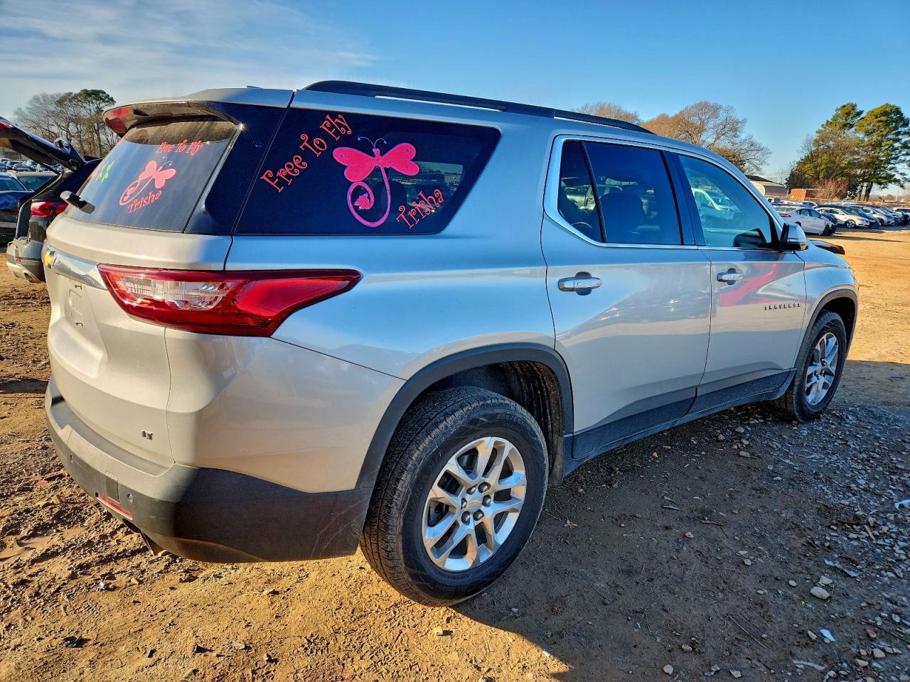 2020 CHEVROLET TRAVERSE LT photo 3