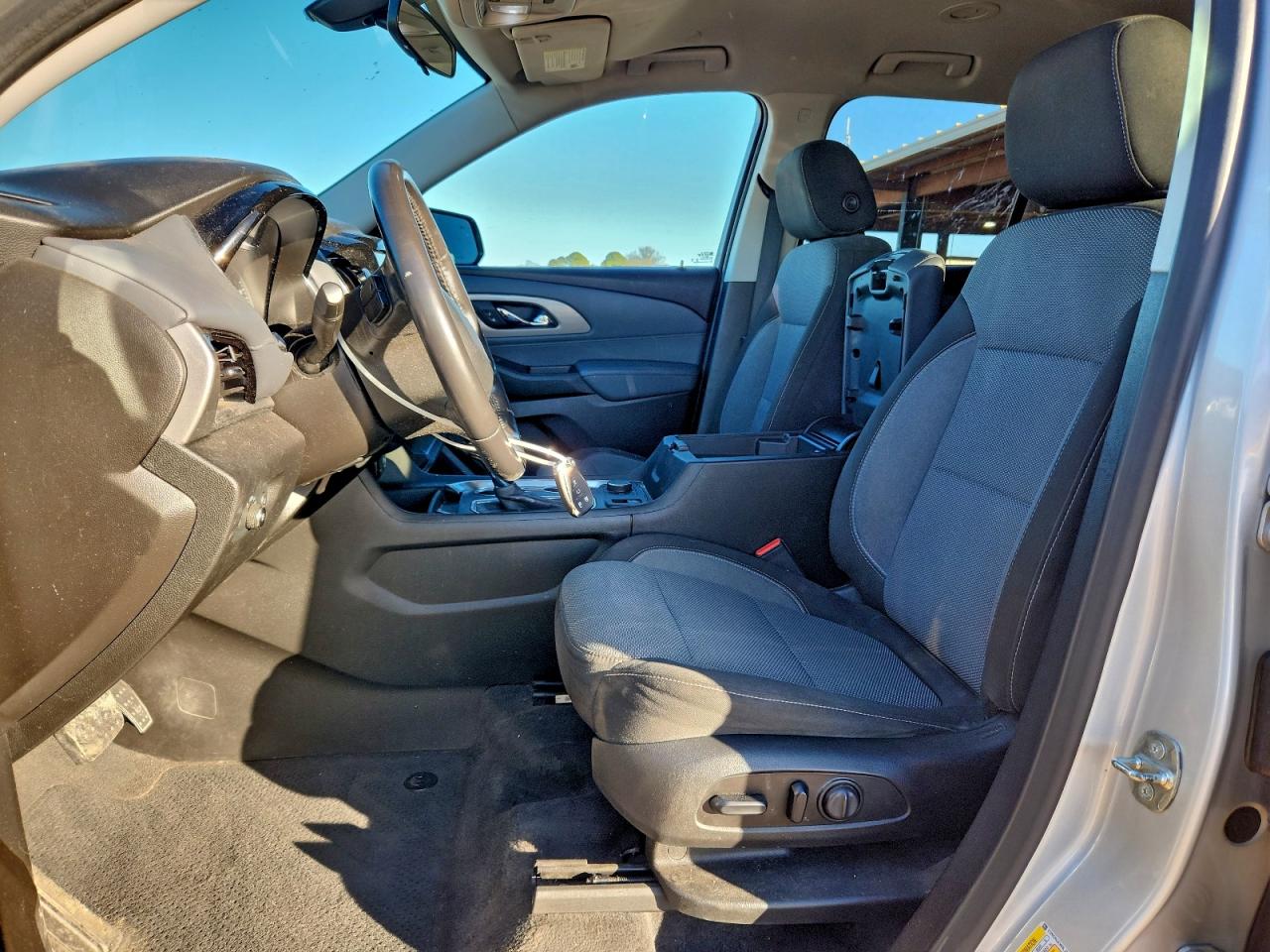 2020 CHEVROLET TRAVERSE LT photo 7