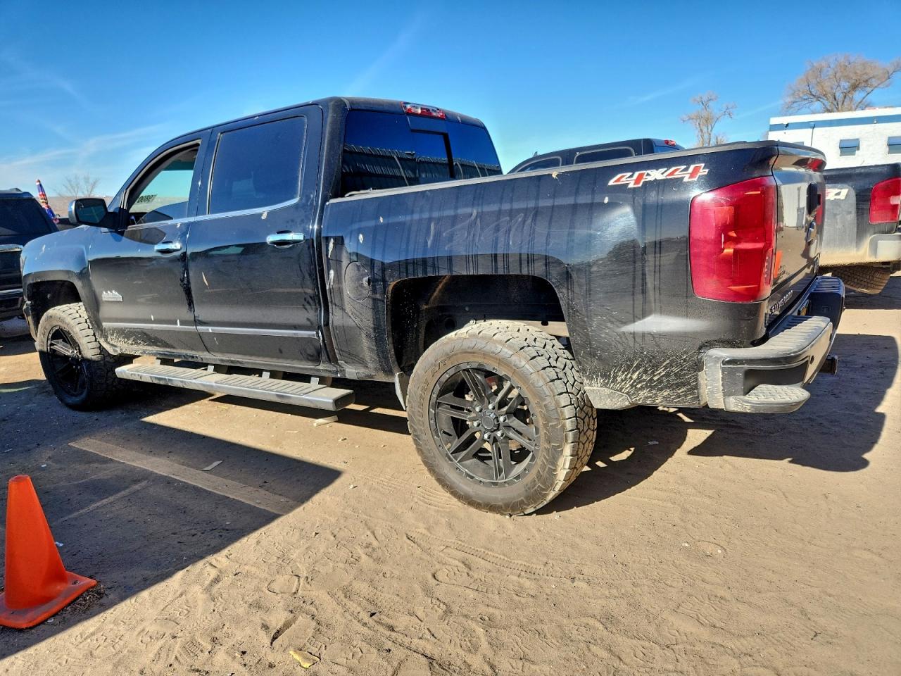 2016 CHEVROLET SILVERADO K1500 HIGH COUNTRY photo 2
