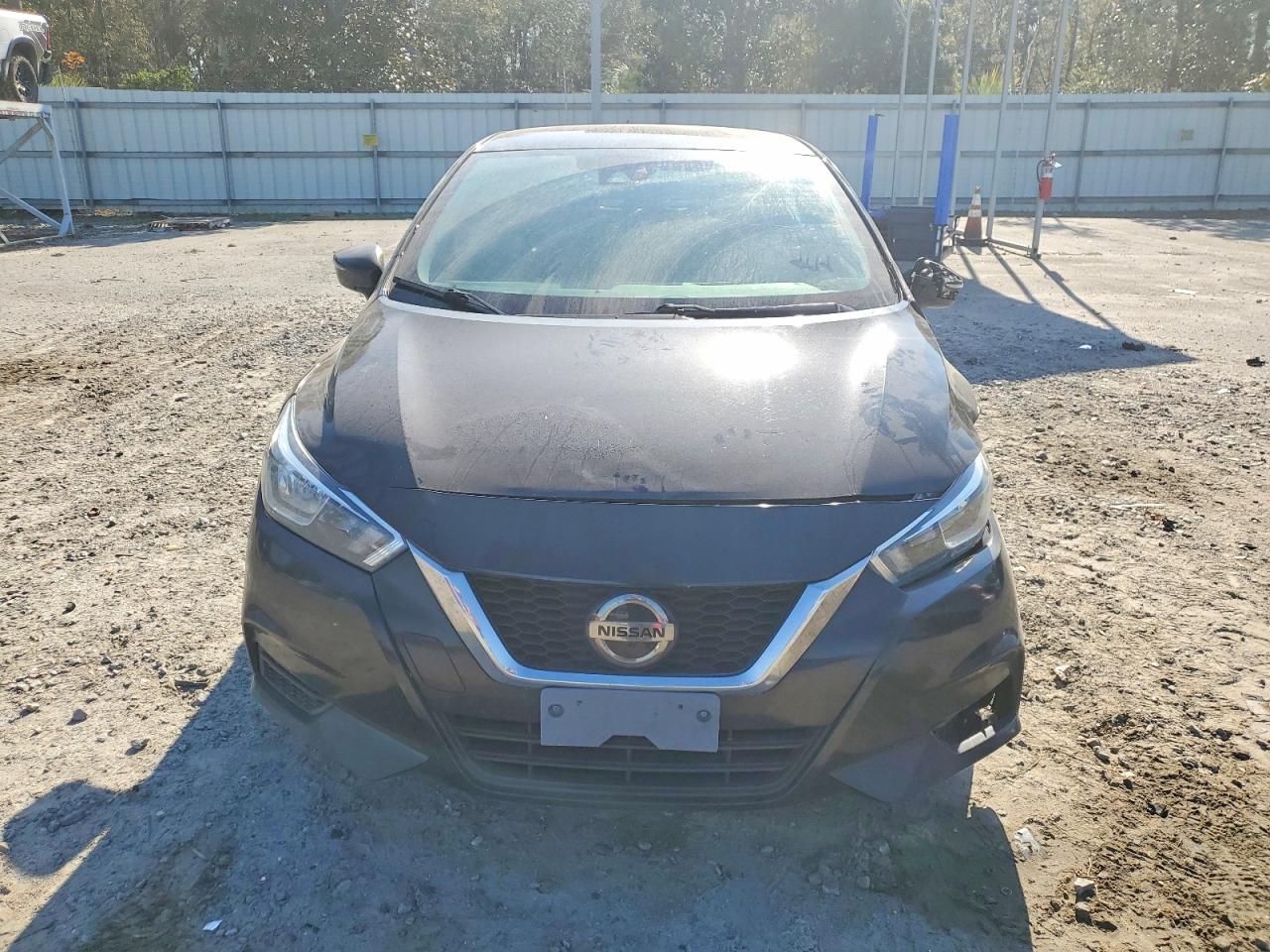 2021 NISSAN VERSA SV photo 5