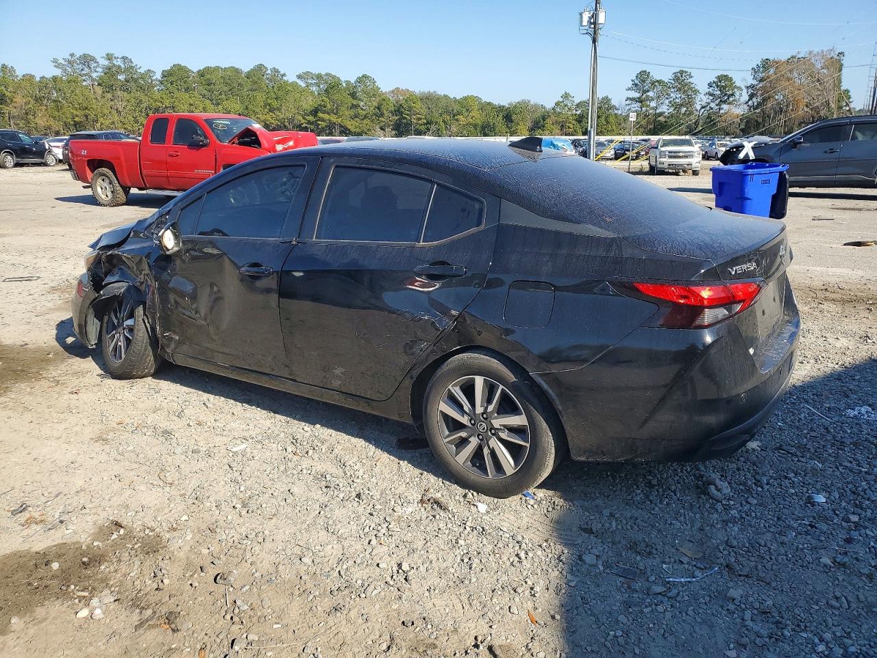 2021 NISSAN VERSA SV photo 2