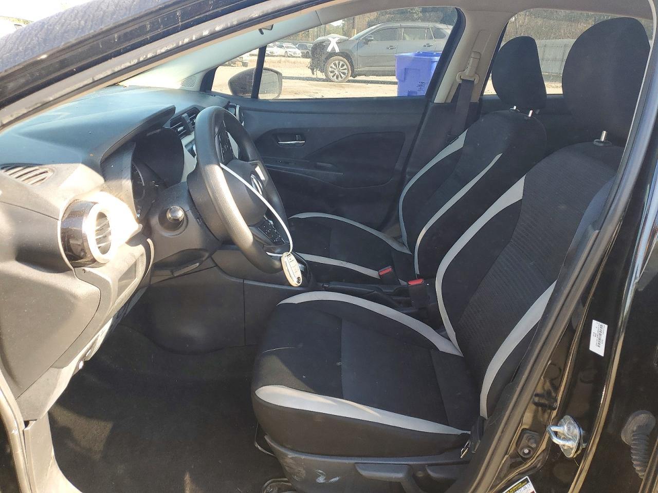 2021 NISSAN VERSA SV photo 7