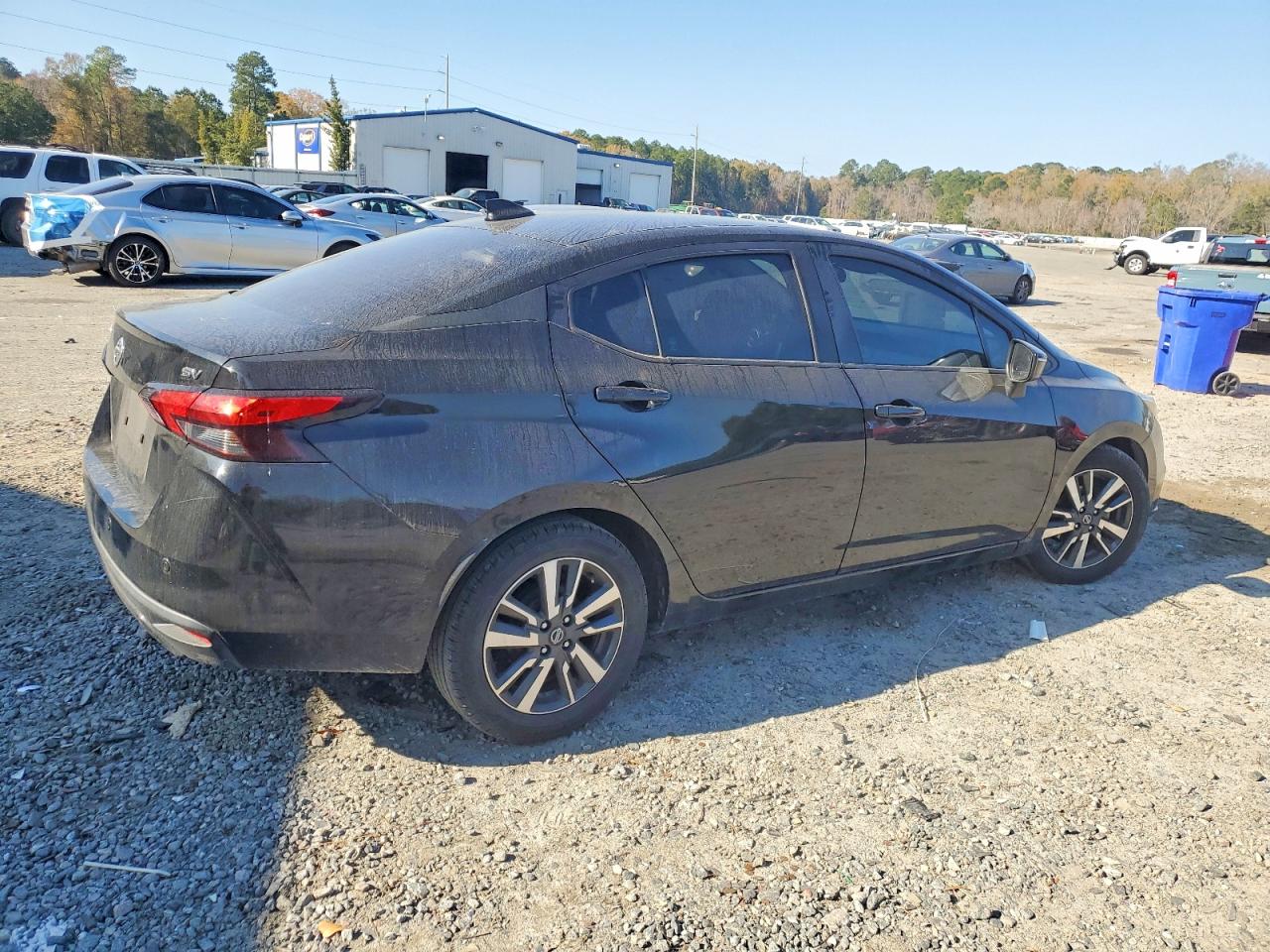 2021 NISSAN VERSA SV photo 3