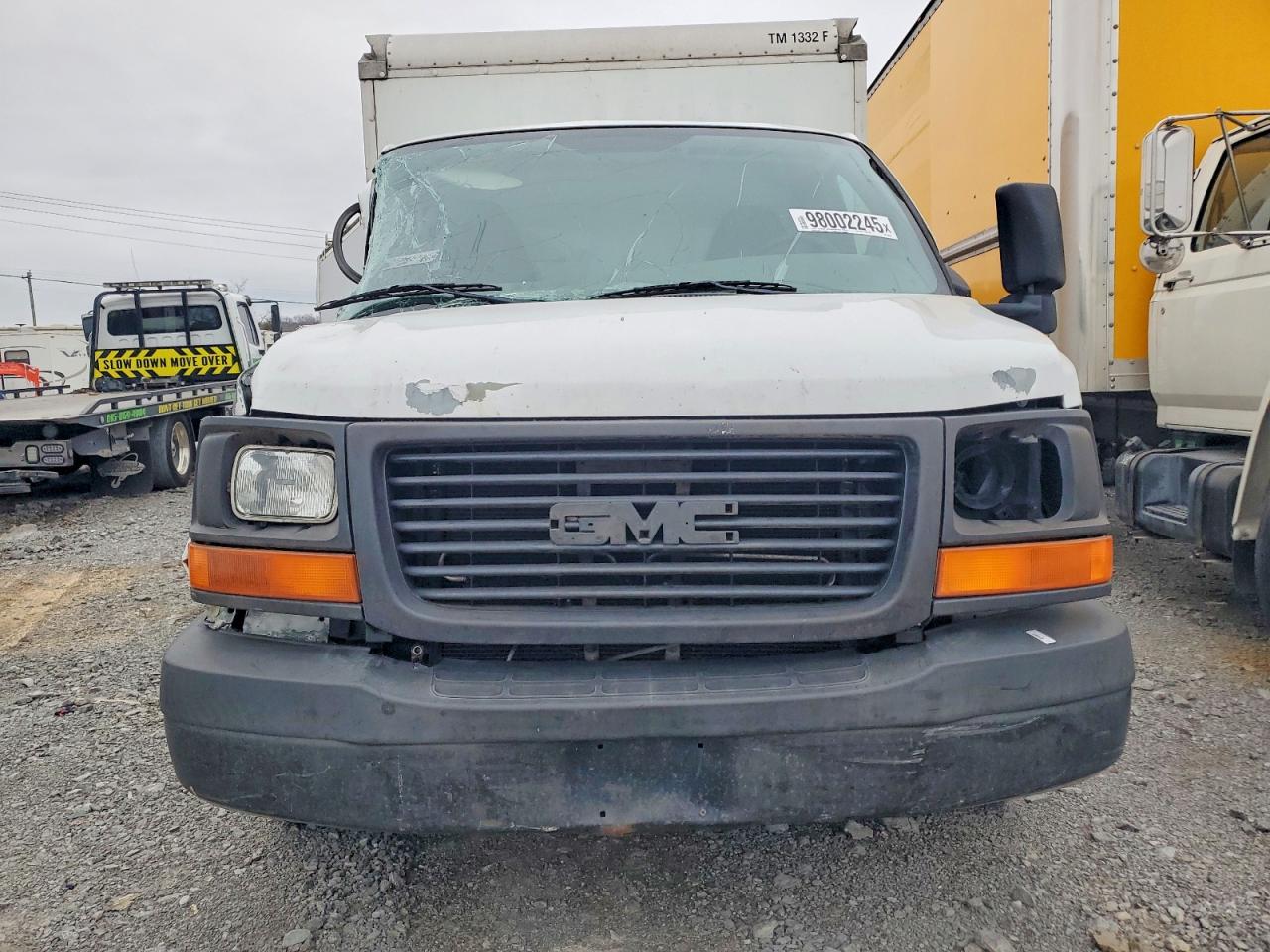 2012 GMC SAVANA BOX TRUCK photo 9