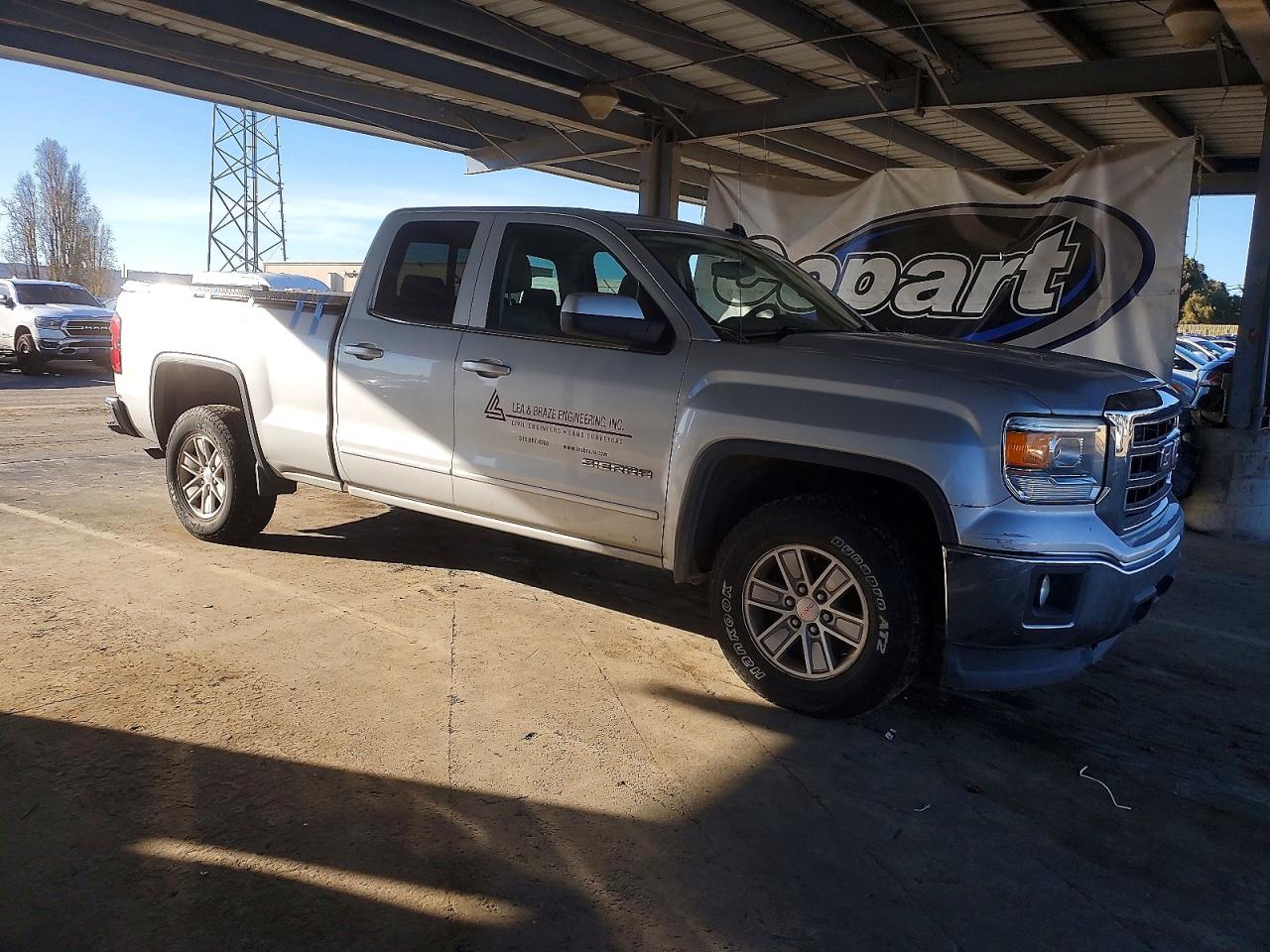 2014 GMC SIERRA C1500 SLE photo 4