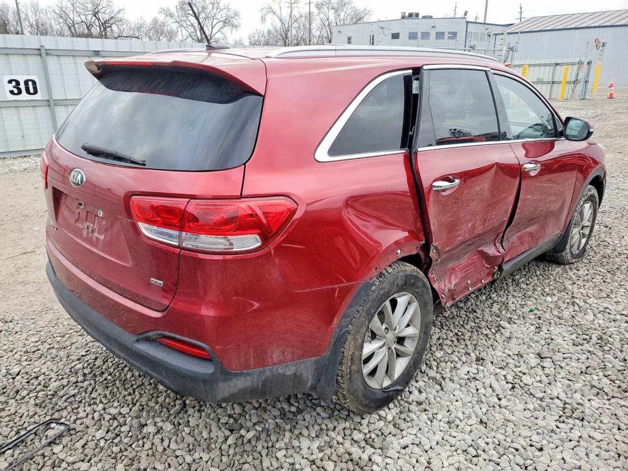2017 KIA SORENTO LX photo 3