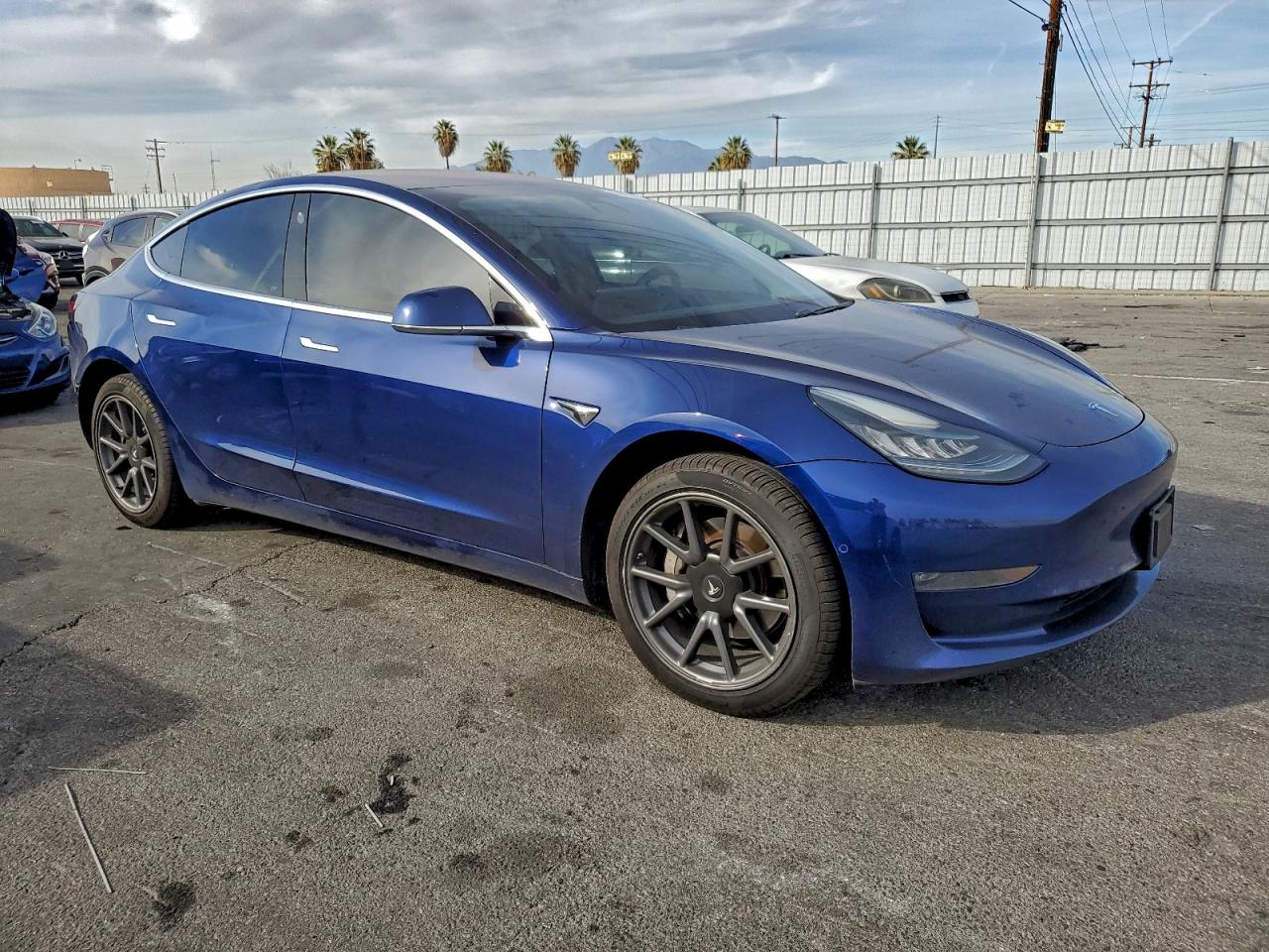 2018 TESLA MODEL 3 photo 4