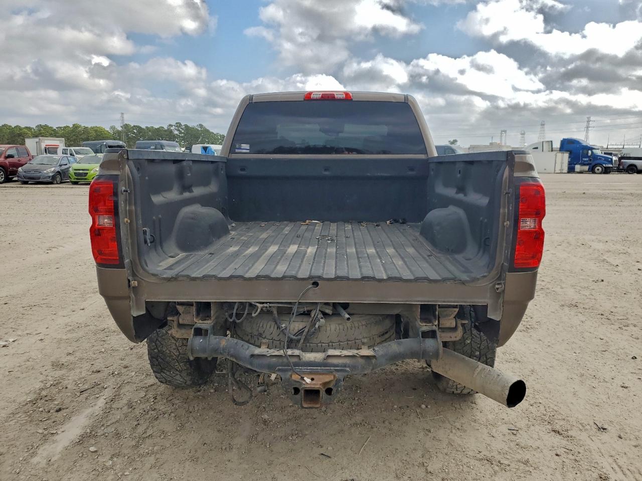 2015 CHEVROLET SILVERADO K2500 HEAVY DUTY LTZ photo 6