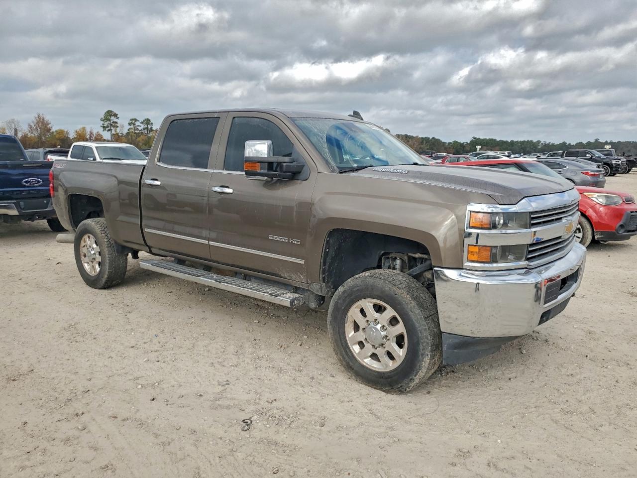 2015 CHEVROLET SILVERADO K2500 HEAVY DUTY LTZ photo 4