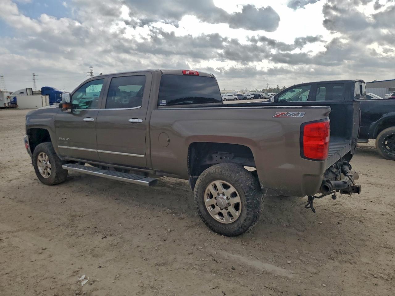 2015 CHEVROLET SILVERADO K2500 HEAVY DUTY LTZ photo 2