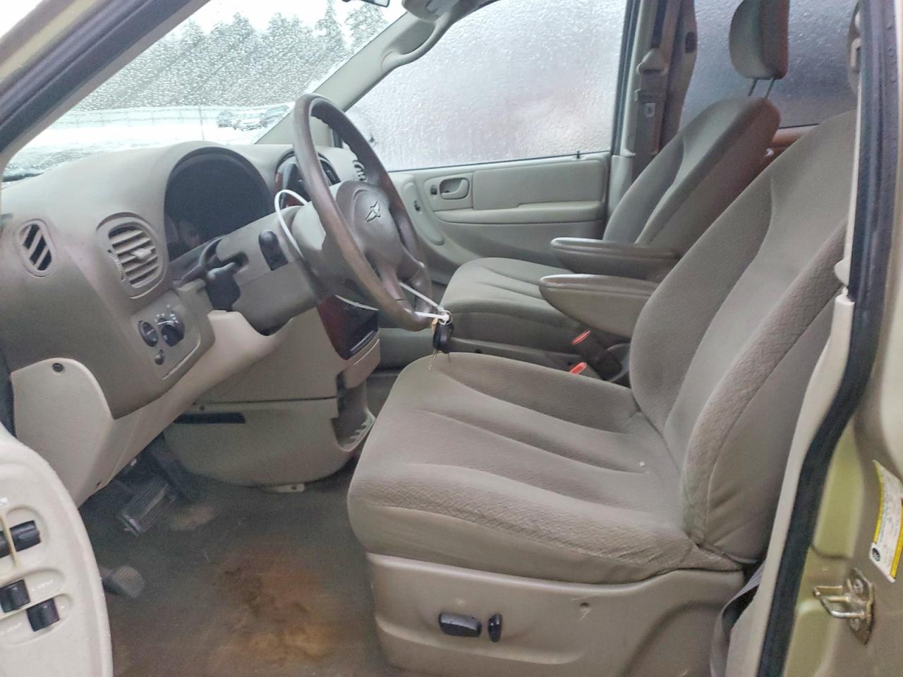 2005 CHRYSLER TOWN & COUNTRY LX photo 19
