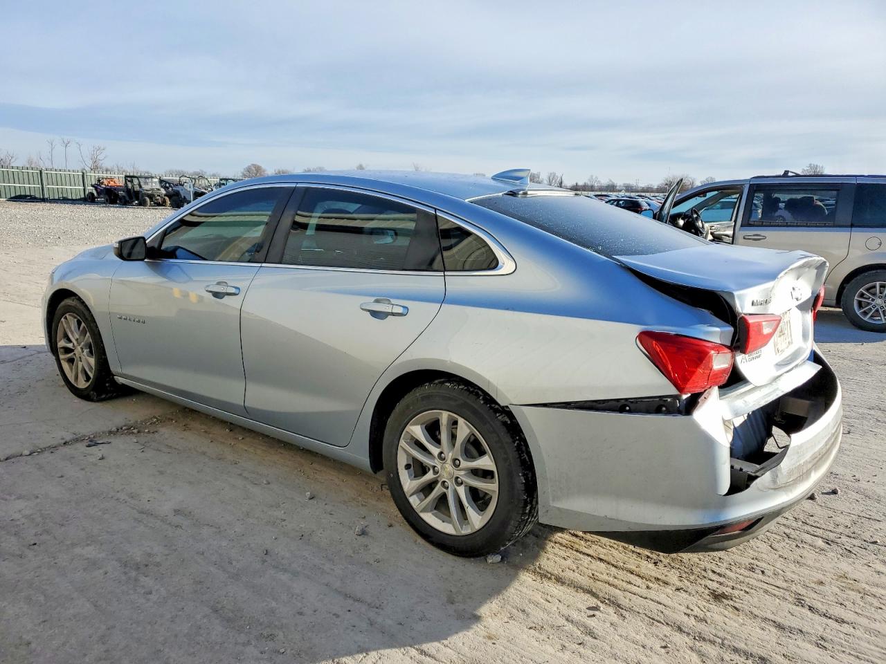 2017 CHEVROLET MALIBU LT photo 3