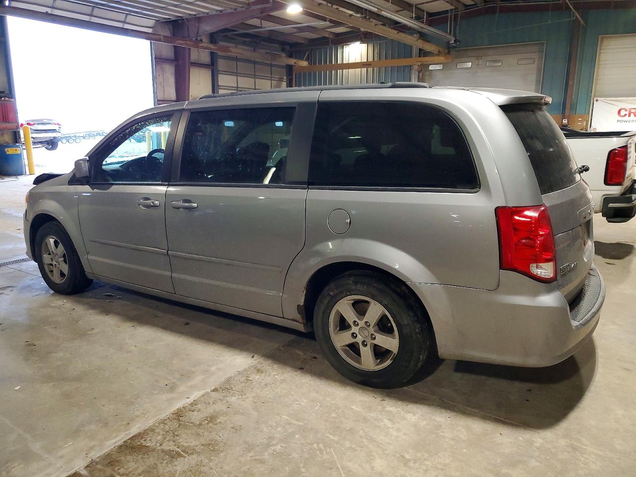 2013 DODGE GRAND CARAVAN SXT photo 2