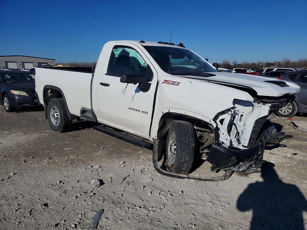2024 CHEVROLET SILVERADO K2500 HEAVY DUTY photo 4