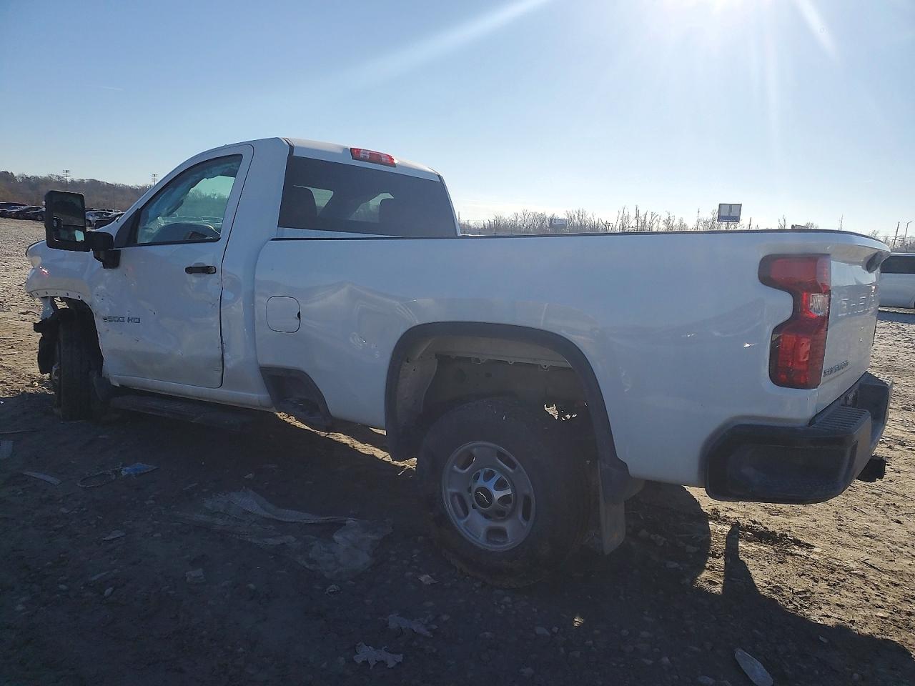 2024 CHEVROLET SILVERADO K2500 HEAVY DUTY photo 2
