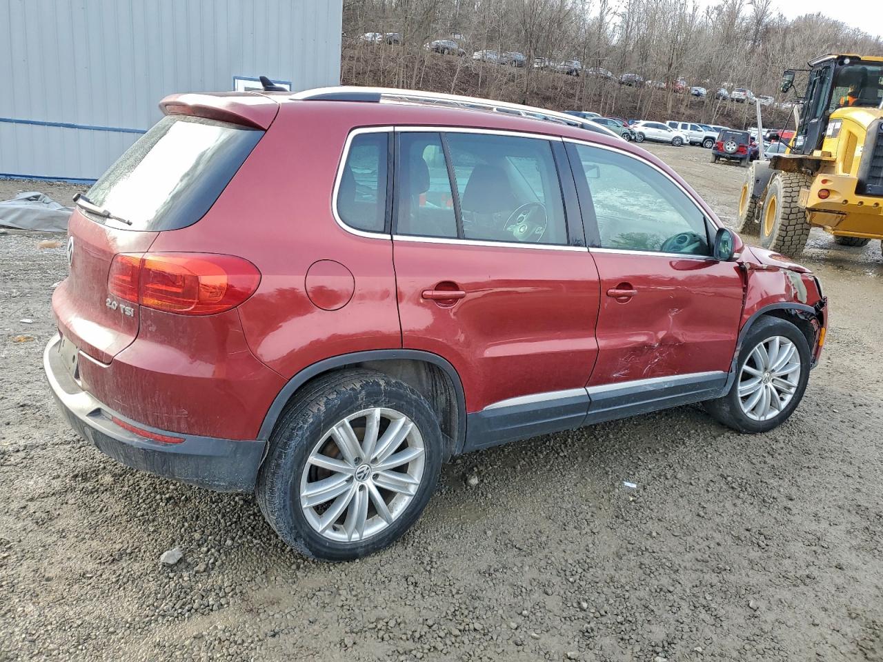 2013 VOLKSWAGEN TIGUAN S photo 3