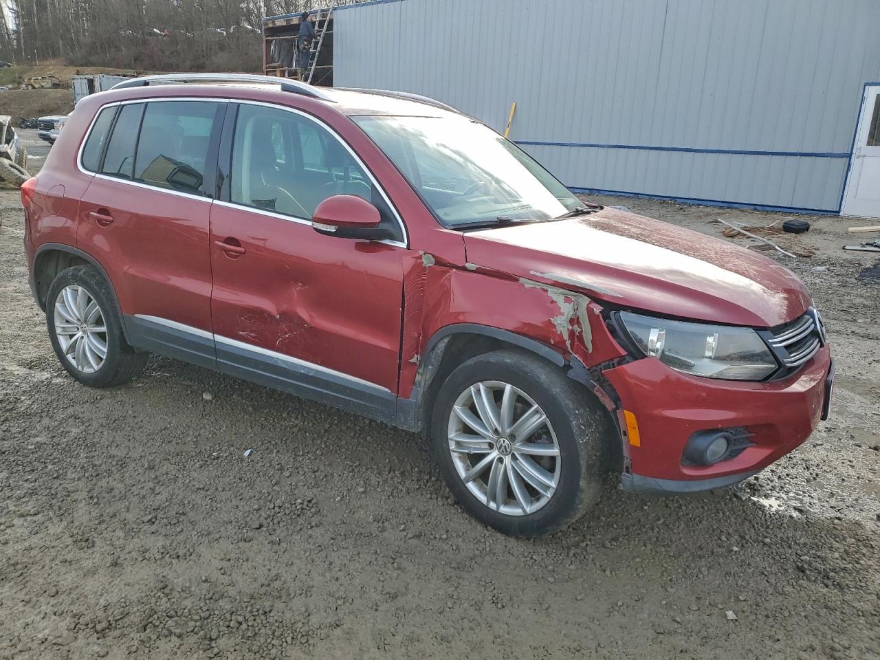 2013 VOLKSWAGEN TIGUAN S photo 4