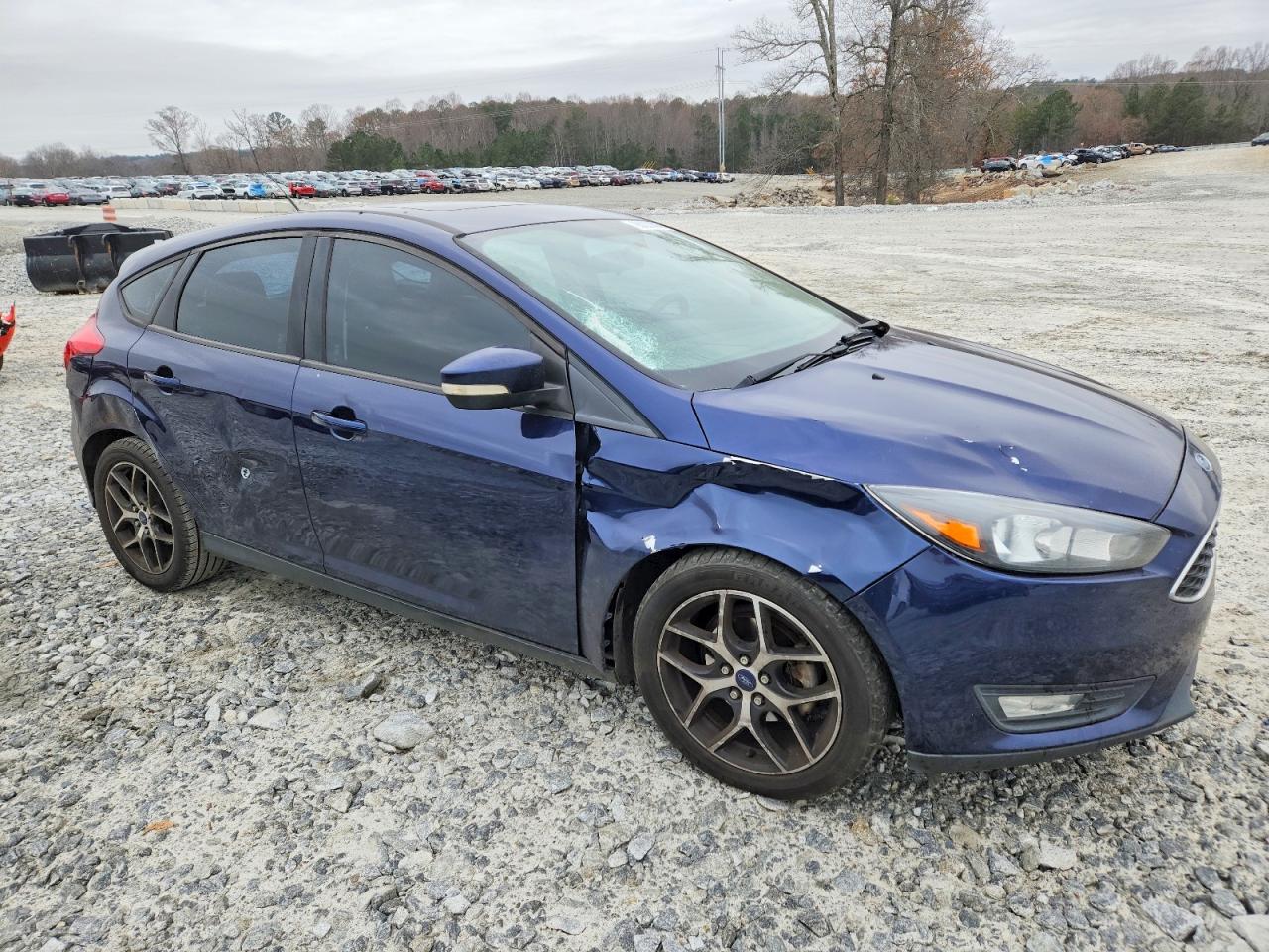 2017 FORD FOCUS SEL photo 4