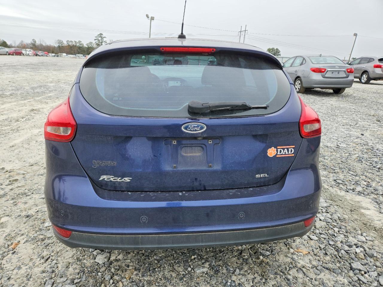 2017 FORD FOCUS SEL photo 6